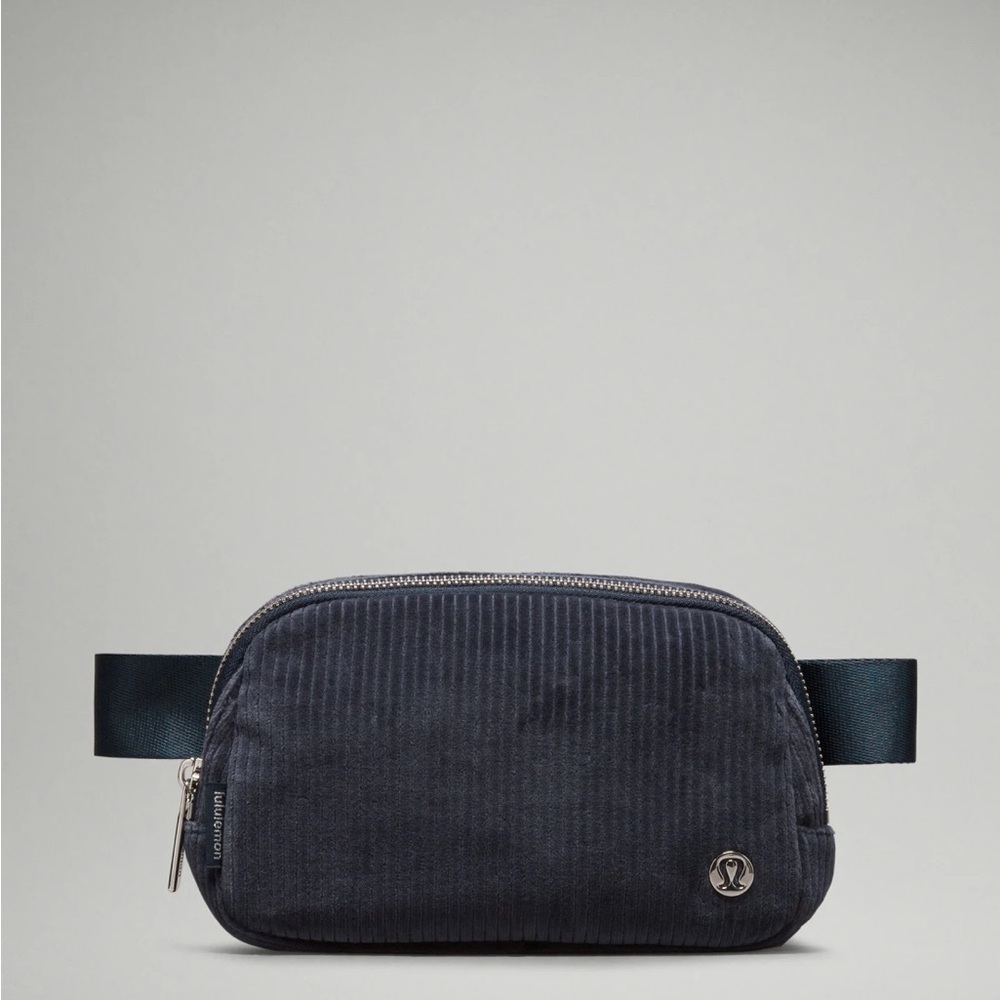 Lululemon Athletics Everywhere Belt Bag 1L Corduroy True Navy NEW WITH TAGS